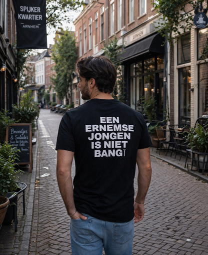 Basic shirt een Ernemse jongen is niet bang opdruk wit